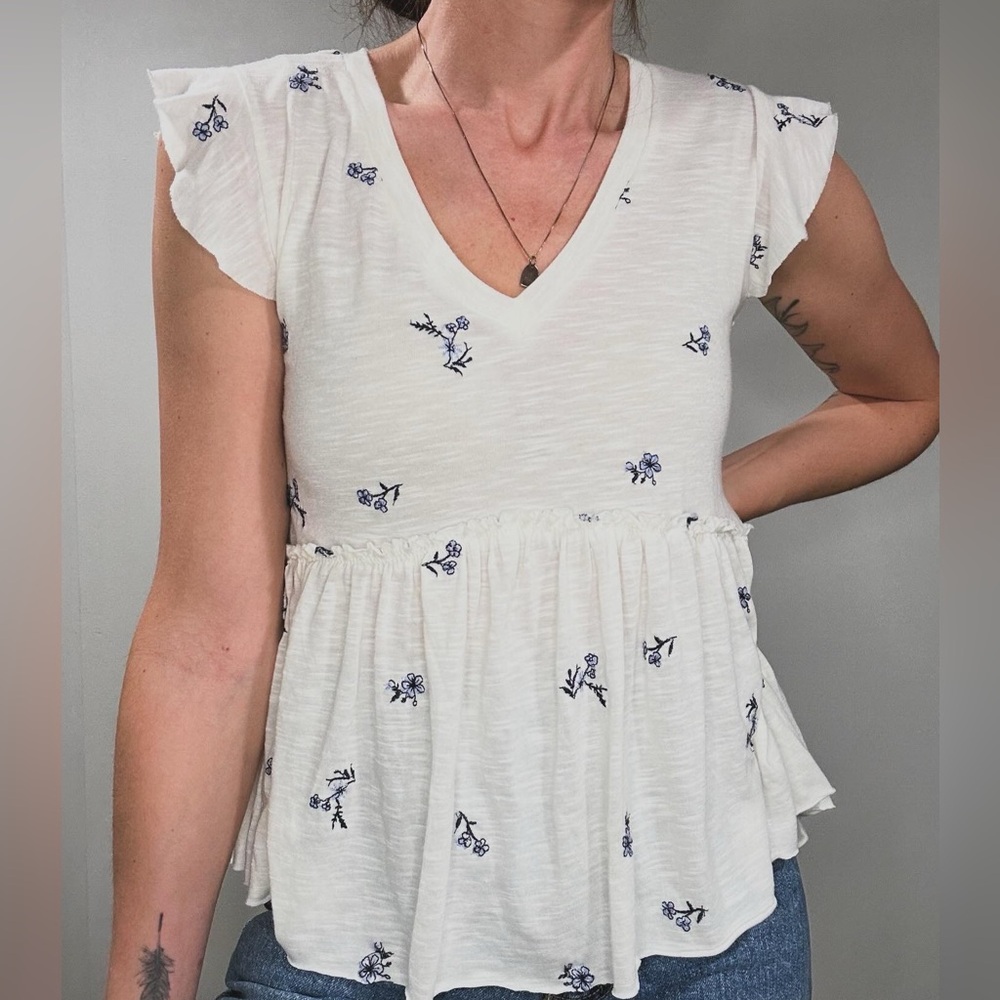 Cottagecore flowy floral embroidered peplum top size small